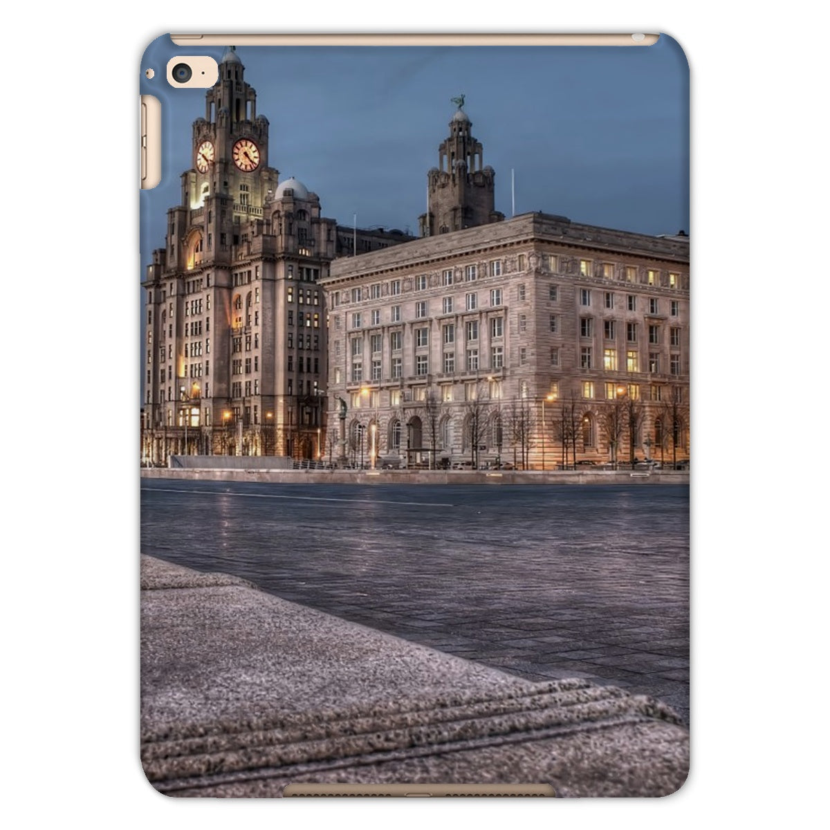 The Liver Buildings: A Liverpool Icon at Twilight Tablet Cases